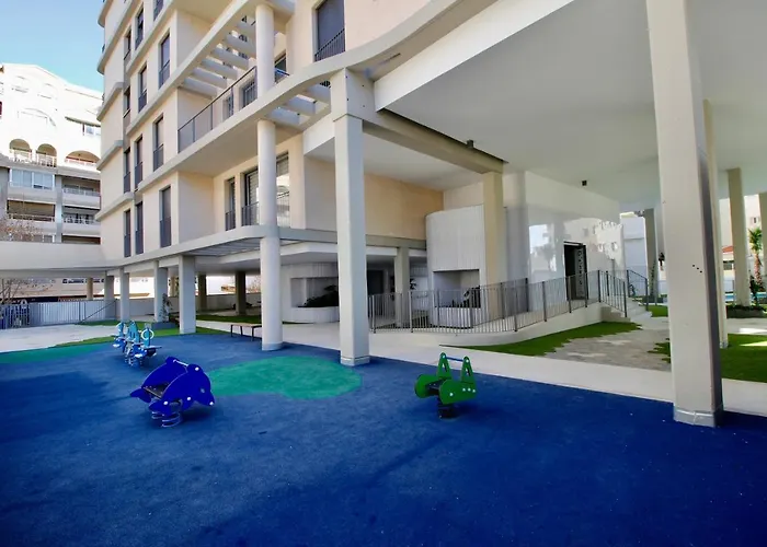 Bonito Aquarelle Con Vista Al Mar קלפה